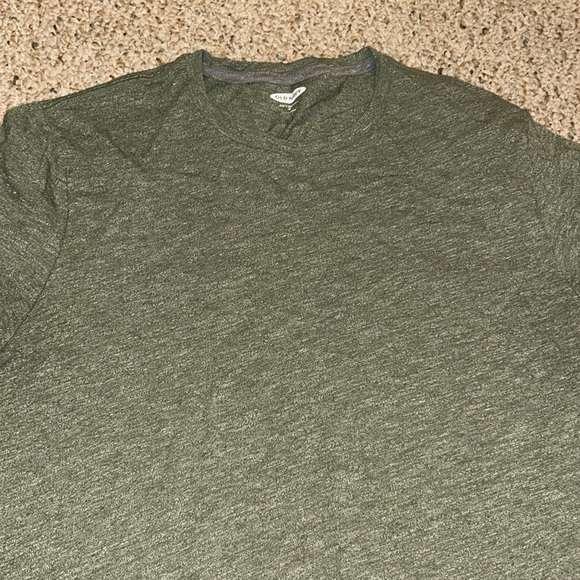 Old Navy T-Shirt - Picture 2 of 3